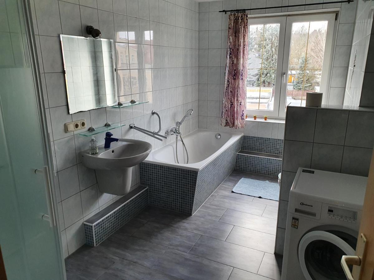Appartement Mit Balkon *